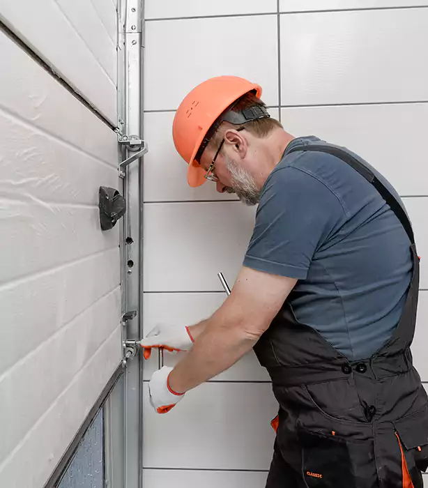 Residential Garage Door Repair in Oakland, FL