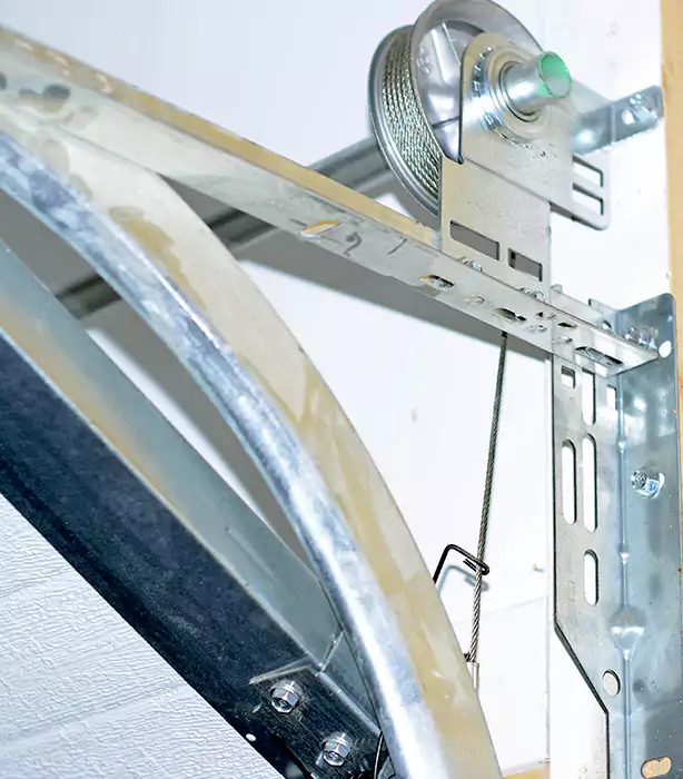 Roll Up Garage Door Cable Repair in Oakland, FL