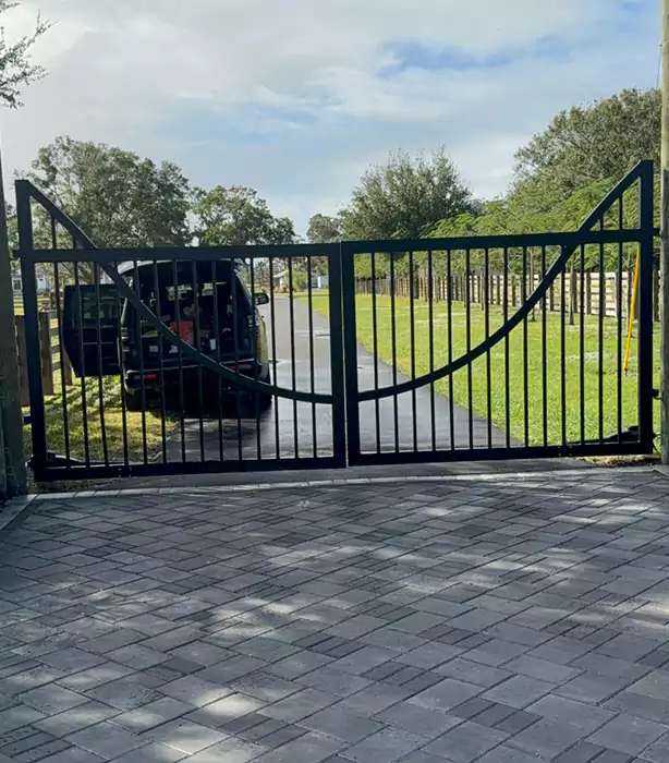 Swing Gate Repair in Oakland, FL